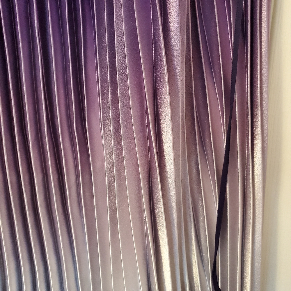 Tommy Hilfiger- Purple to Silver Ombre Pleated Maxi Dress (size 36) - Picture 13 of 17